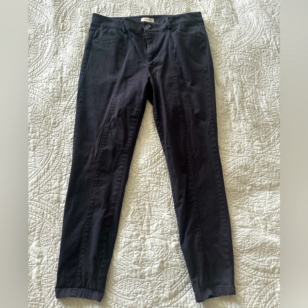 Loft outlet skinny ankle pant. Size 8. Grey.